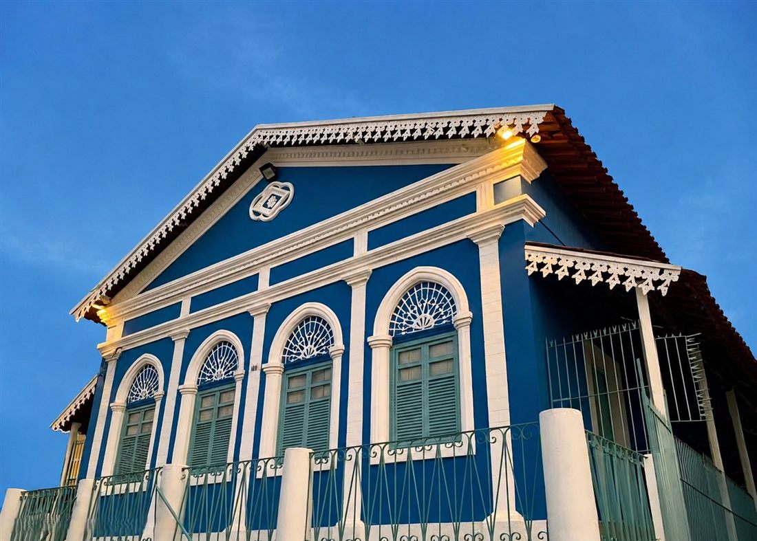 Fachada histórica da Clínica Casarão 245
